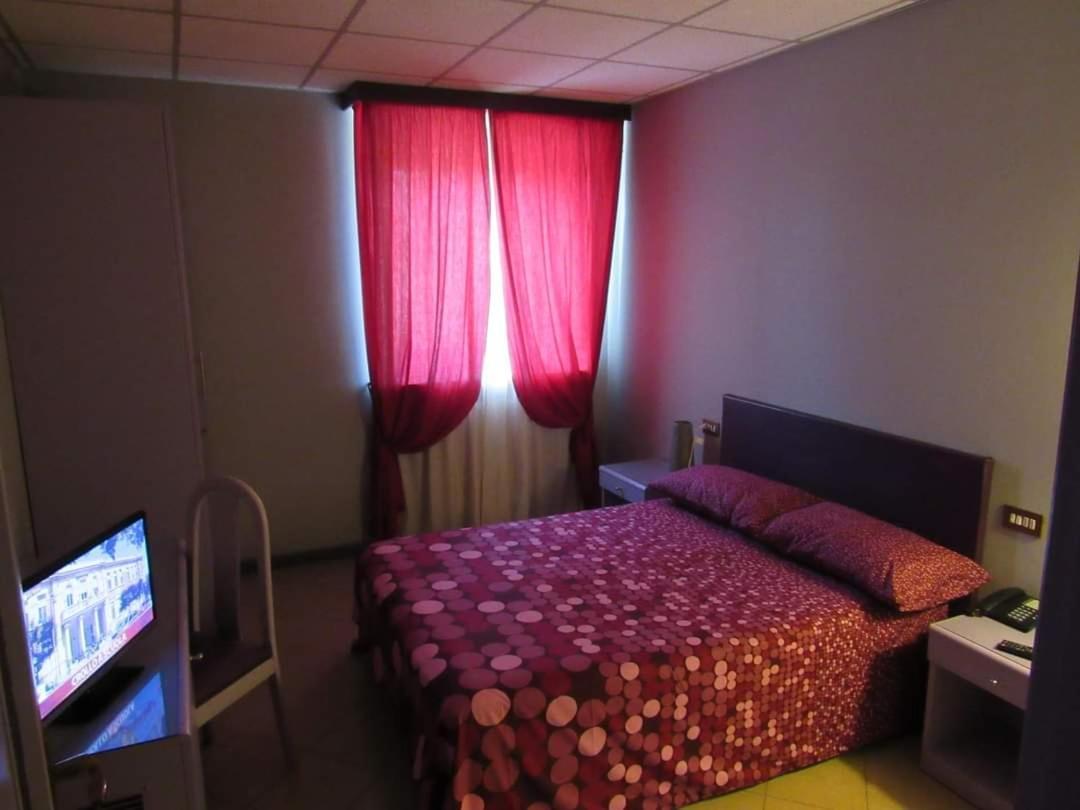 B&B The Sun Swimming & Pool Torino Esterno foto